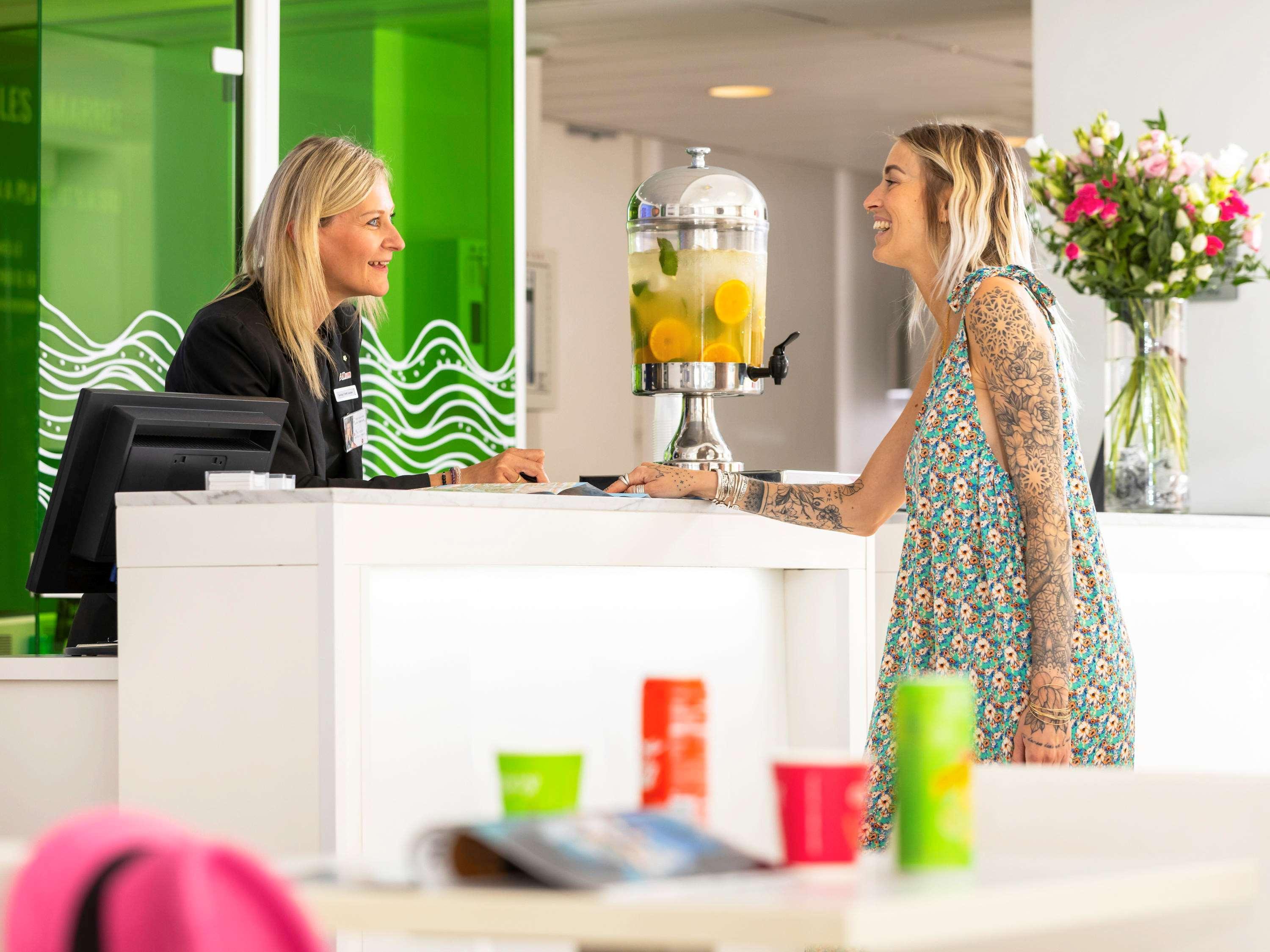Готель Ibis Styles Menton Centre Екстер'єр фото
