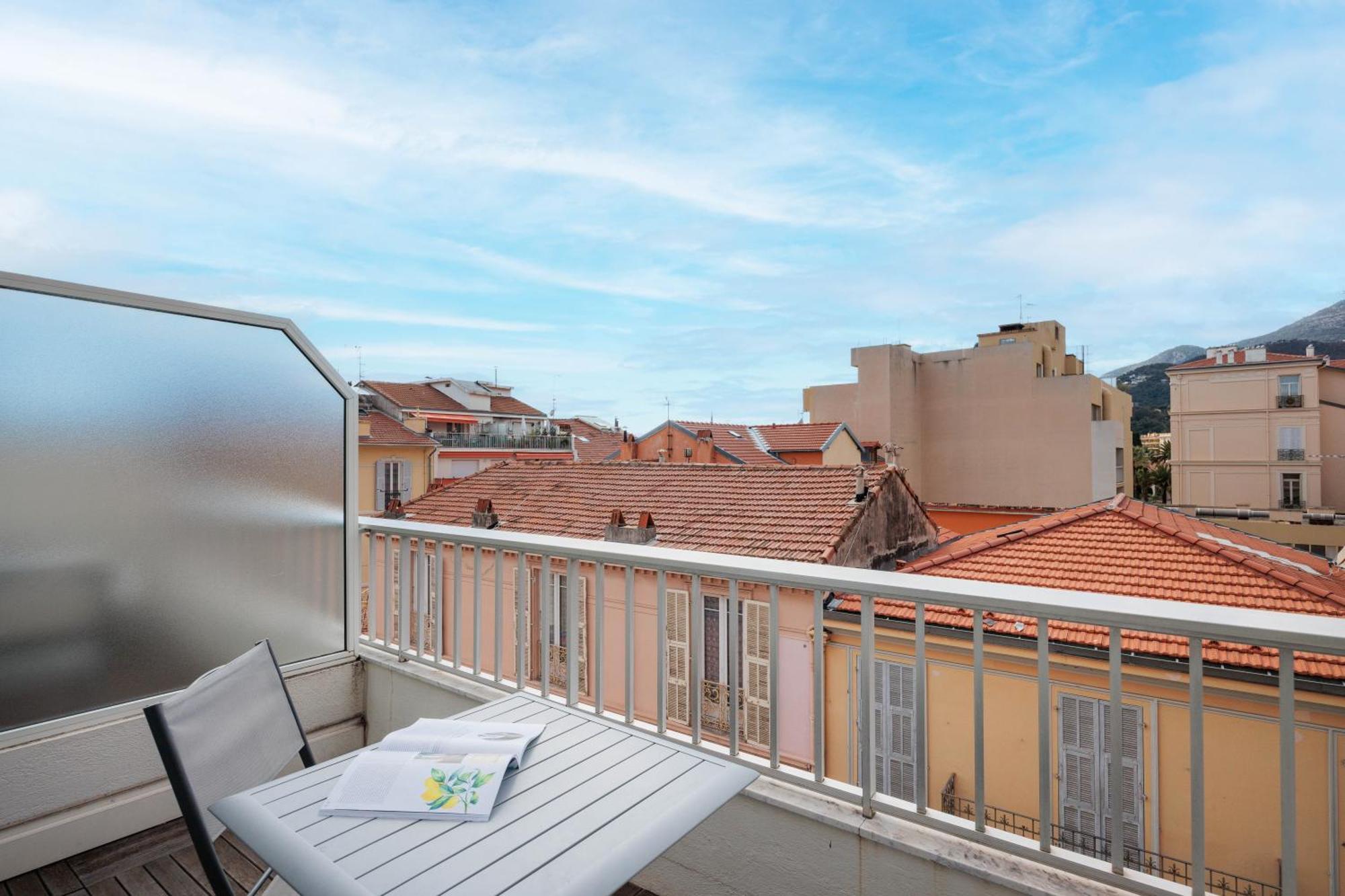 Готель Ibis Styles Menton Centre Екстер'єр фото