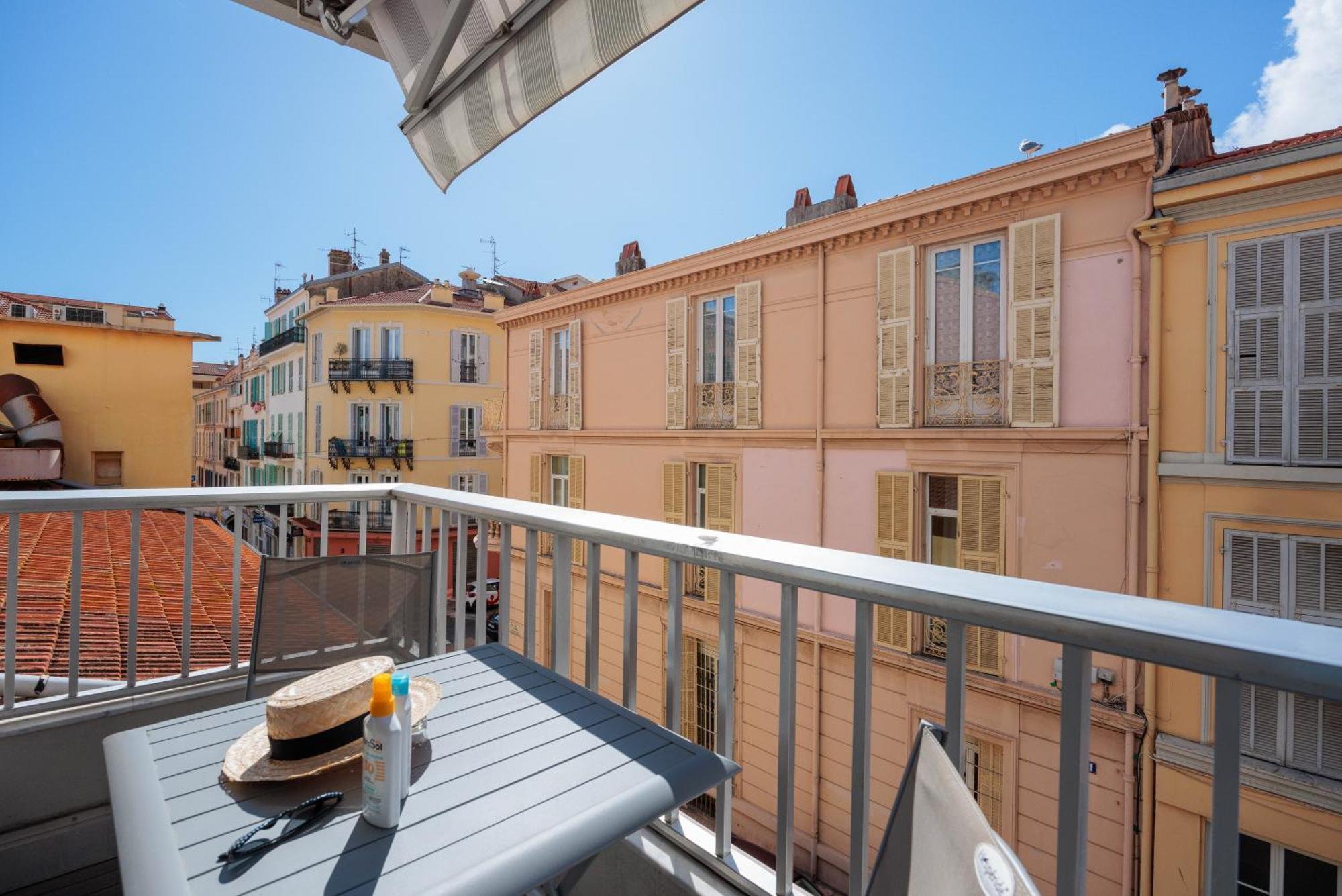 Готель Ibis Styles Menton Centre Екстер'єр фото